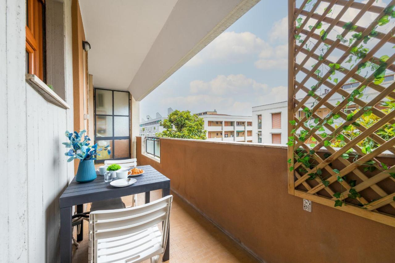 Niguarda-Zara Xxl Home,Two Balconies,Wifi,Family Milan Exterior photo